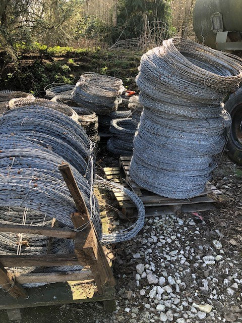 Galvanized razor wire - Govsales of mod surplus ex army trucks, ex army land rovers and other military vehicles for sale