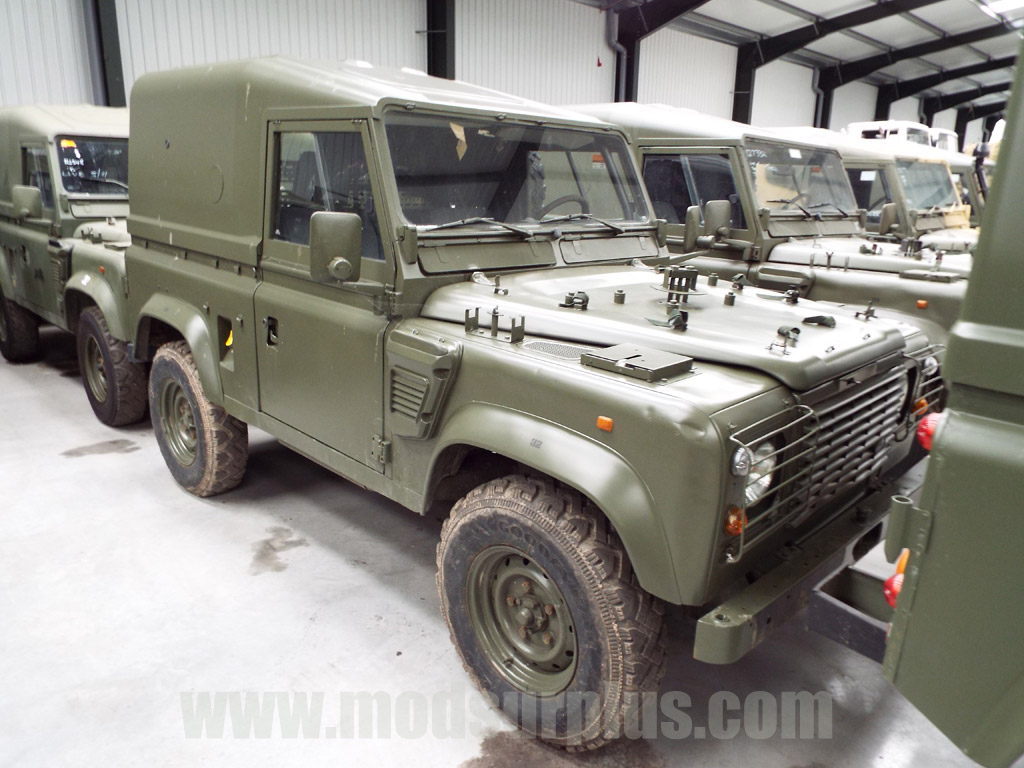 Land Rover Defender 90 Wolf LHD Hard Top (Remus)