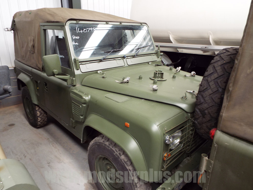 Land Rover Defender 90 Wolf RHD Air Portable Soft Top (Remus) - Govsales of mod surplus ex army trucks, ex army land rovers and other military vehicles for sale