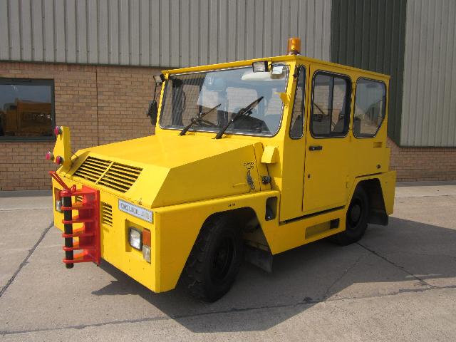 Douglas Super Taskmaster Tug - Govsales of mod surplus ex army trucks, ex army land rovers and other military vehicles for sale