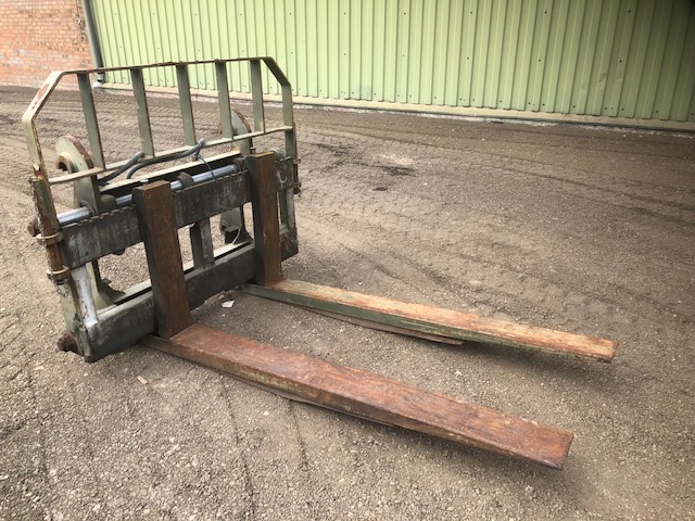 Heavy Duty Side Shift Fork Attachments - Case 721 / JCB 4CX - Govsales of mod surplus ex army trucks, ex army land rovers and other military vehicles for sale