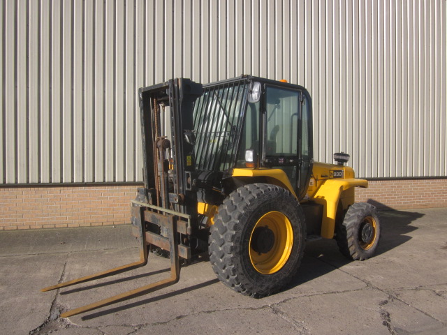 JCB 930-4 rough terrain forklift  - Govsales of mod surplus ex army trucks, ex army land rovers and other military vehicles for sale