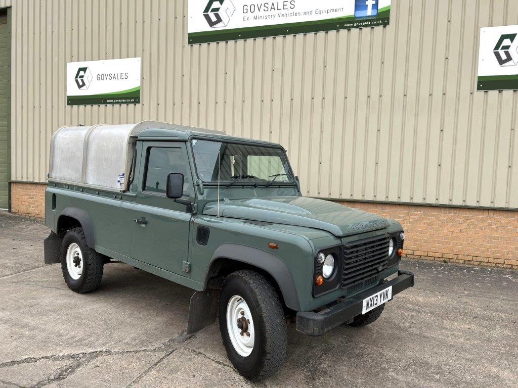Land Rover Defender 110 pick up RHD puma