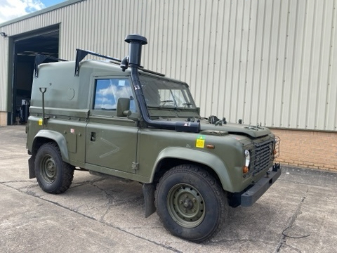 Land Rover Defender 90 RHD Wolf Winterized Hard Top (Remus)