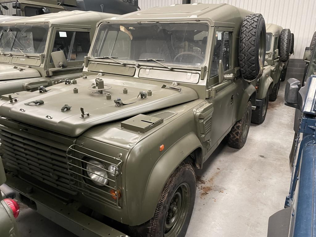 Land Rover Defender 90 Wolf LHD Hard Top (Remus)