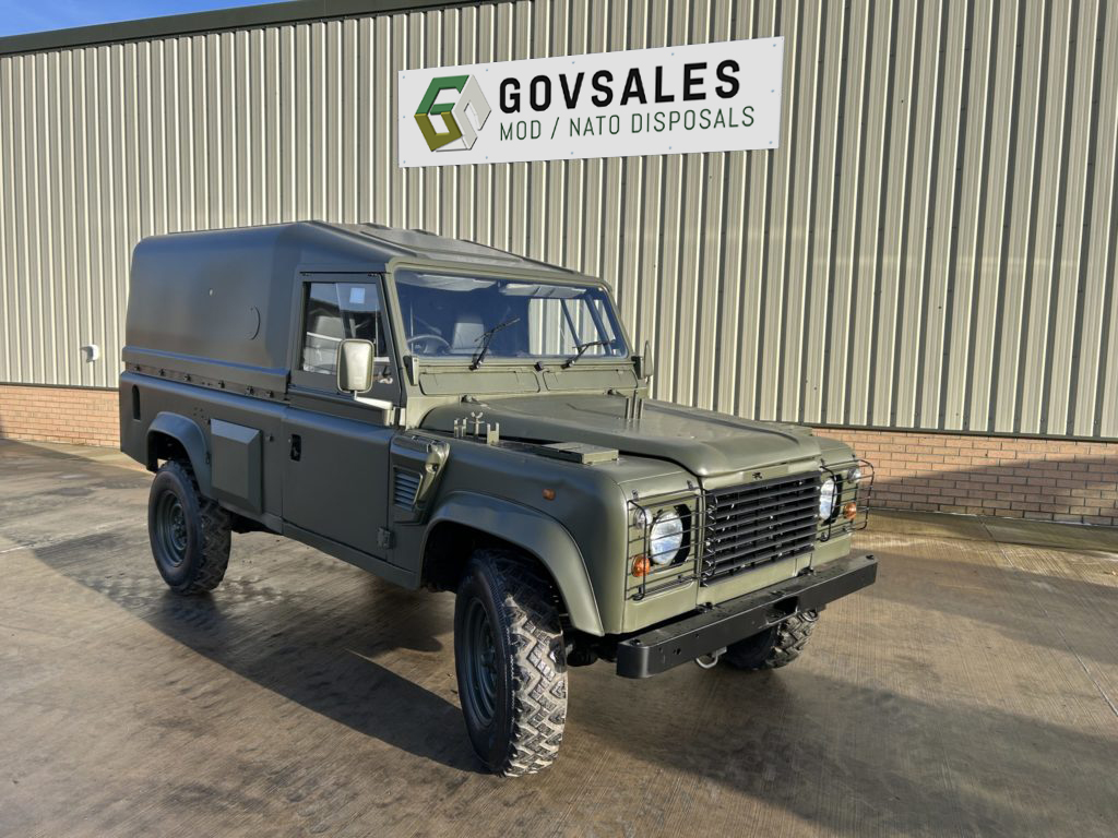 Land Rover Defender 110 Wolf REMUS RHD Hard Top