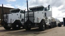 Oshkosh M1070 Tractor Units