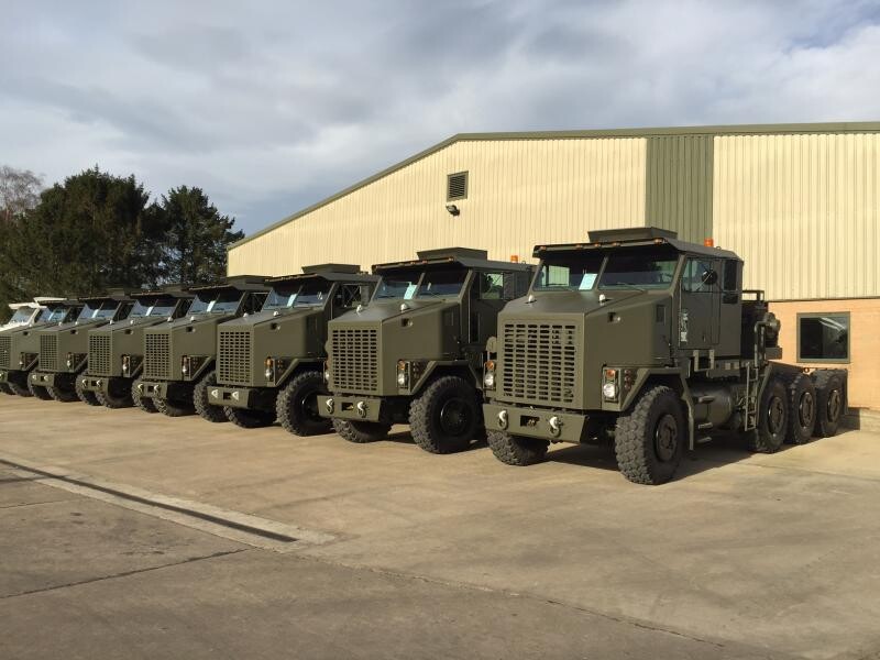 Oshkosh M1070 Tractor Units
