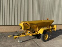 Econ towed gritter trailer