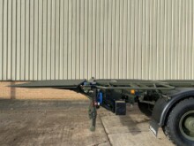 MAN 18.220 4x4 cargo truck with twist locks and tail lift