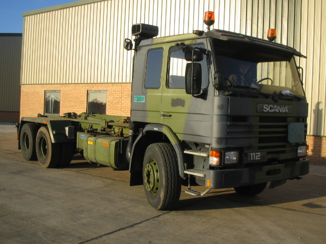 Scania 112H 6×2 drops hook loader – 11725