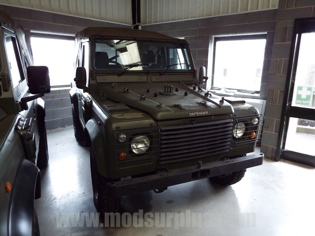 Land Rover Defender 90 Wolf RHD Soft Top (Remus) – 14978