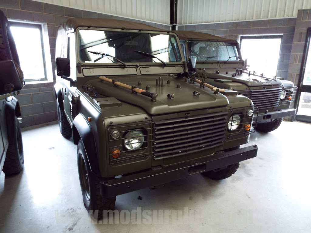 Land Rover Defender 90 Wolf LHD Soft Top (Remus) – 14956