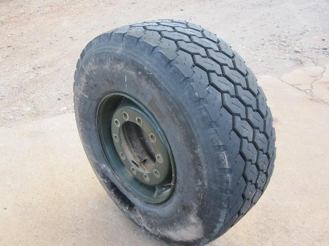 Part worn bridgestone 445/65R22.5 – 32888