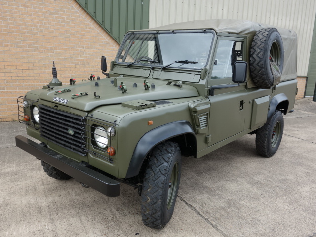 Land Rover 110 Defender Wolf Soft Top (Remus) – 40252