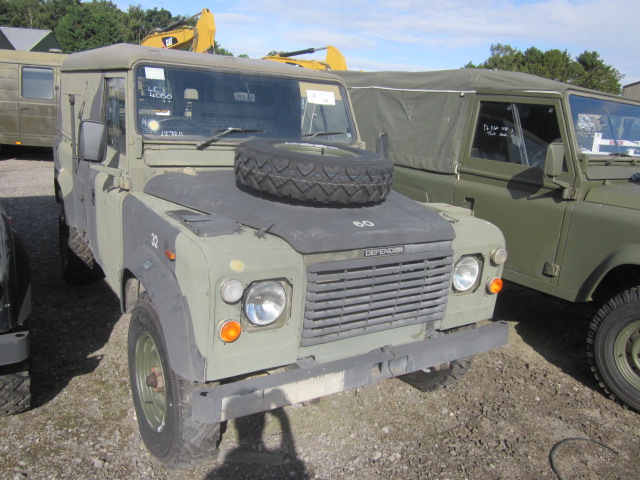 Land Rover Defender 110 2.5L NA Diesel (Hard Top) – 40080