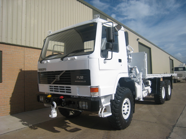 Volvo FL12 6×6 Crane Truck – 32814