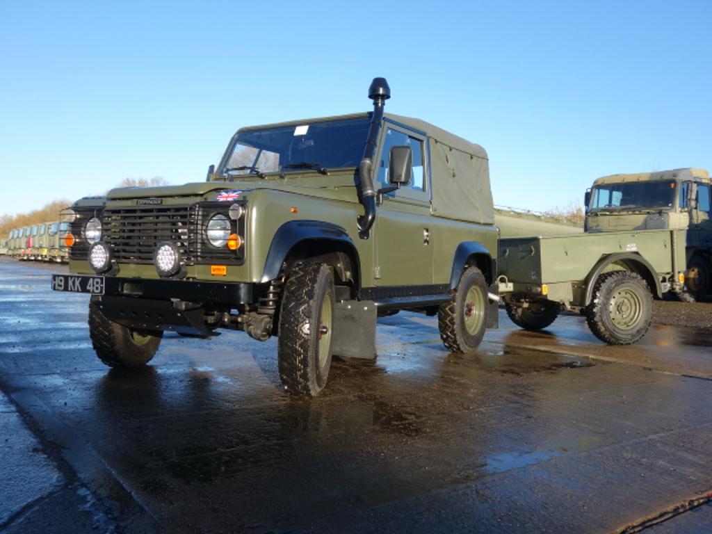 Land Rover Defender 90 Wolf (Remus) with Penman Trailer – 50531