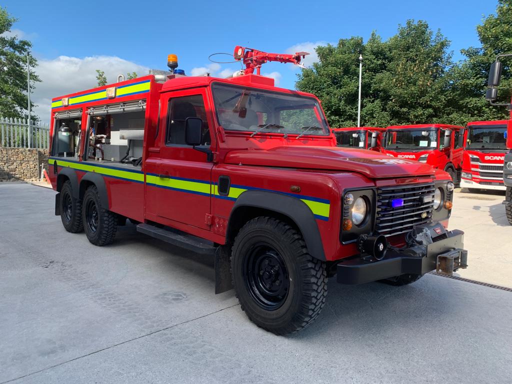 Land Rover Defender SPECIAL 6×6 TDCi Fire Engine – 50396
