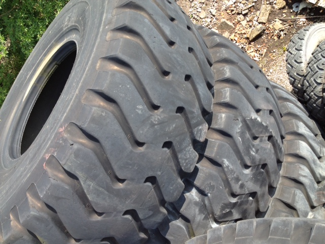 Bridgestone 29.5T35 VSTEEL (Used 75/80% Good) – 40111