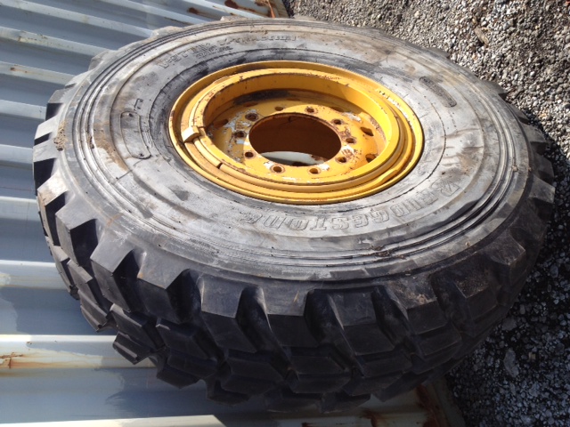 Bridgestone 445/95R25 (For Grove Crane) – 40112