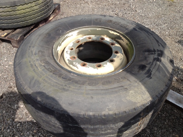 Part Worn Goodyear G465 445/65R225 + Rim – 40114