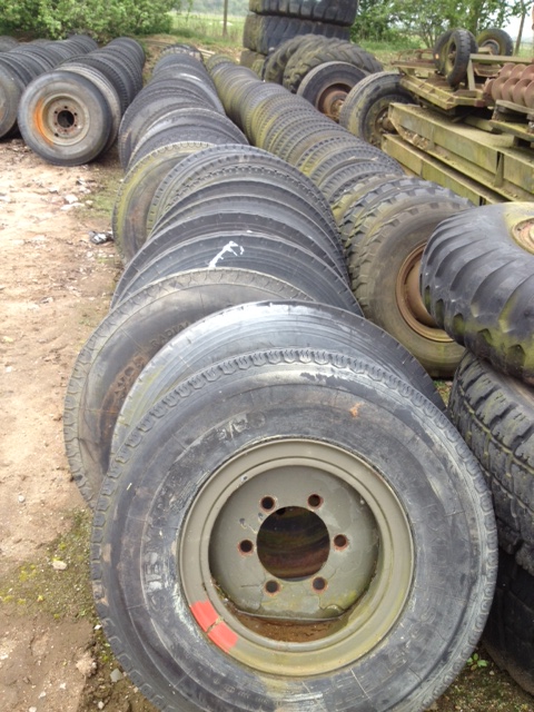 8.25R16 Tyres (CLEARANCE ITEM) – 40116
